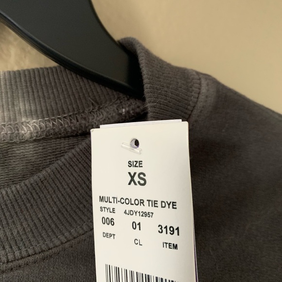 *NWT DISNEY MICKEY MOUSE SWEATSHIRT CREWNECK SIZE XS NWT - Picture 4 of 8